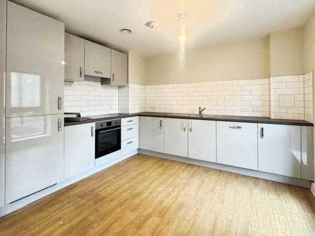 1 bed flat to rent, Station Approach, Newbury, RG14