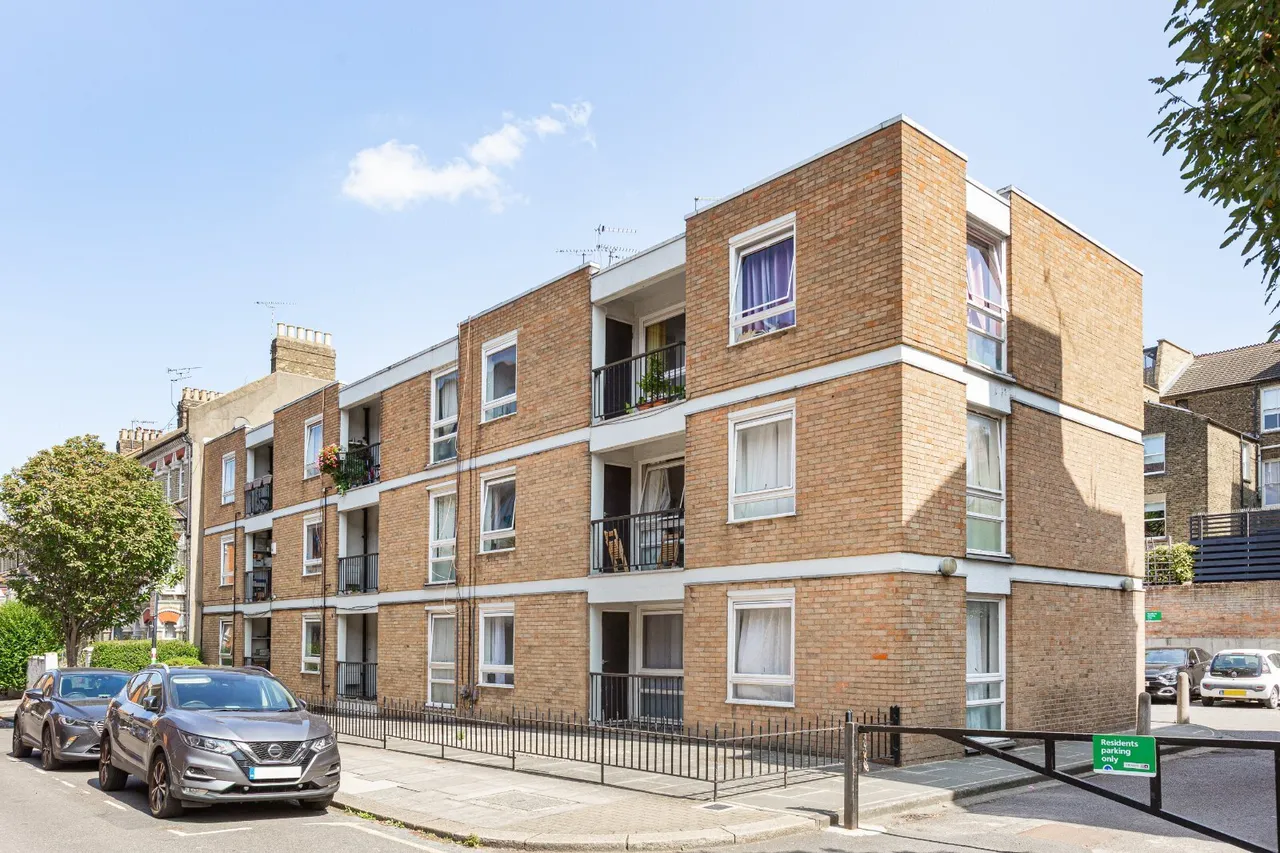 Ilminster Gardens, London, SW11, photo 9