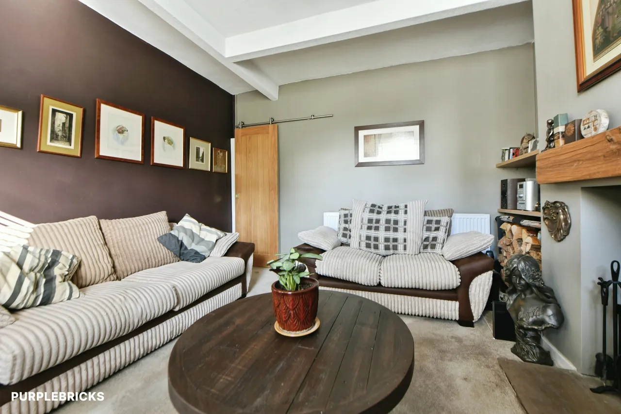 Oldham Road, Oldham, OL4, photo 6