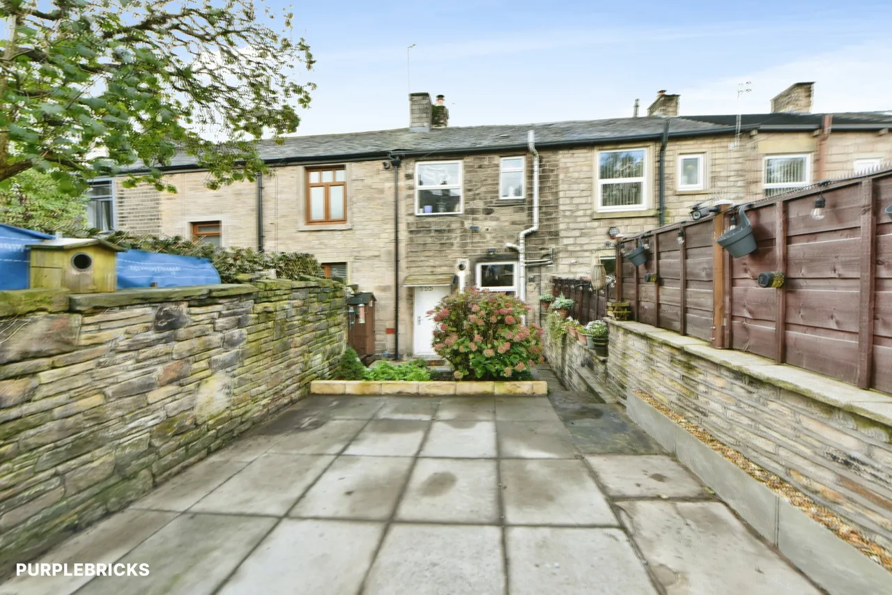 Oldham Road, Oldham, OL4, photo 16