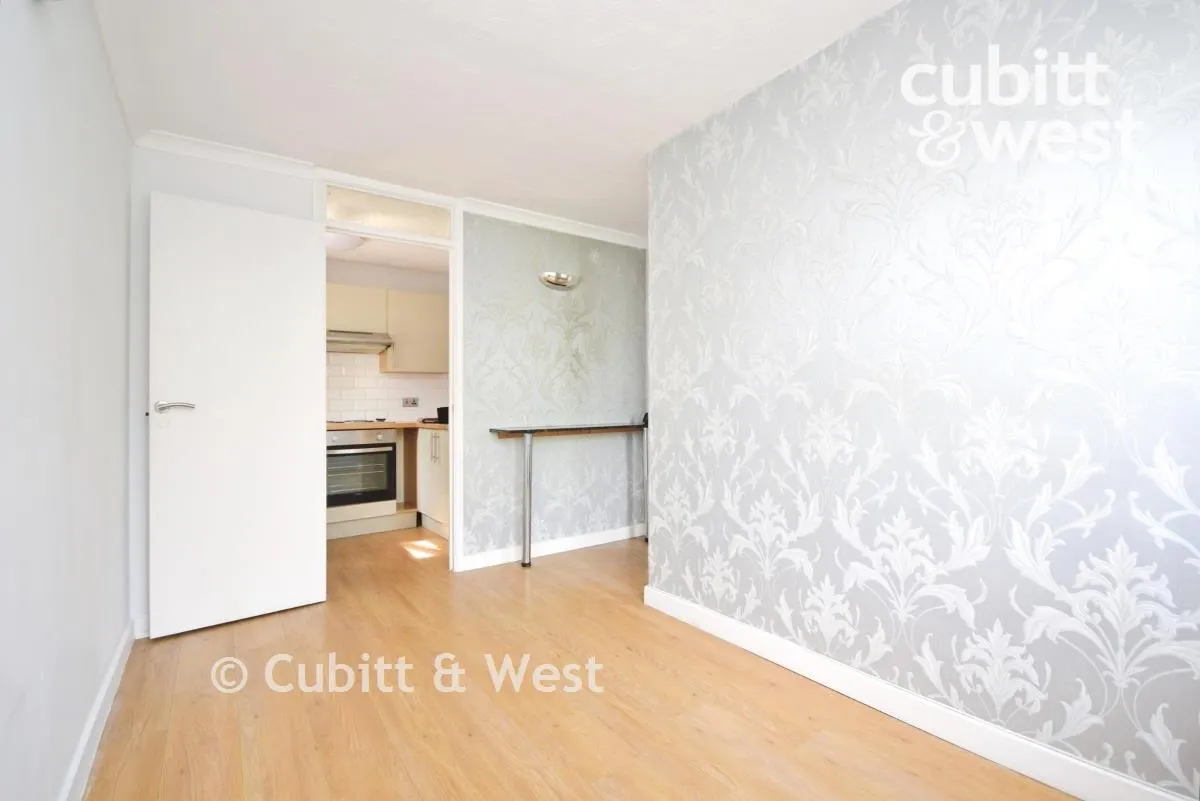 Vicarage Lane, Horley, RH6, photo 4