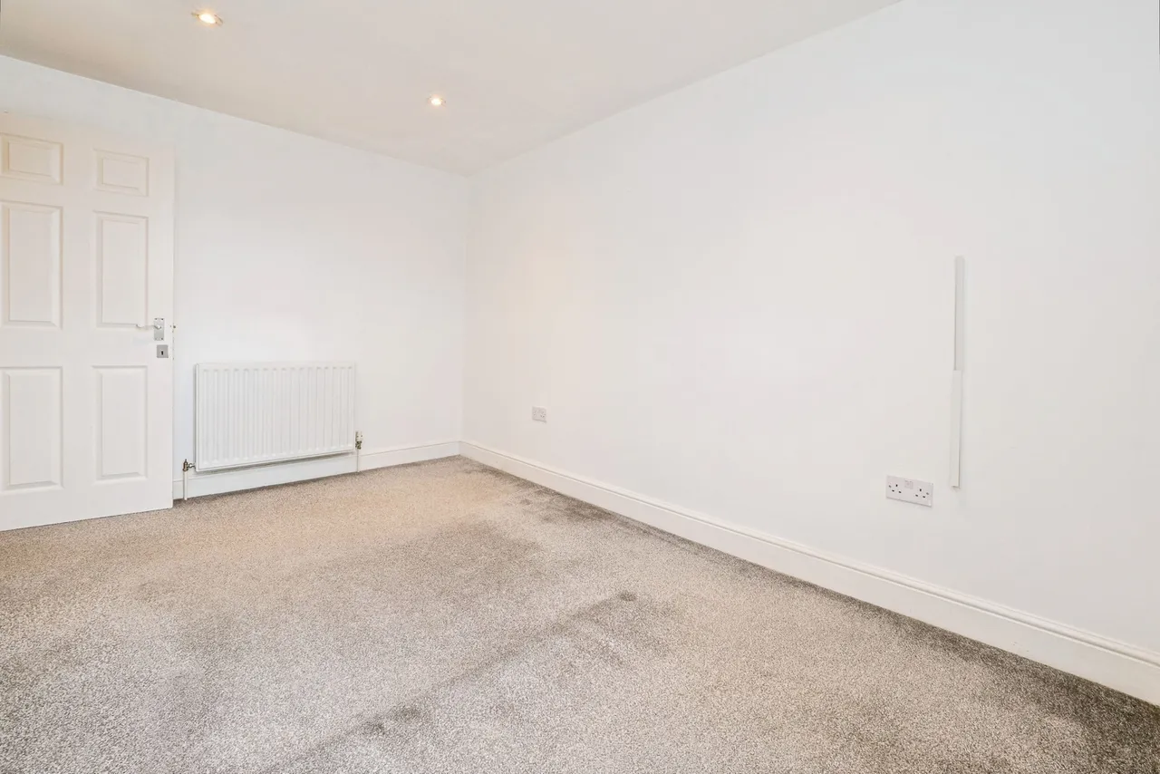 George Lane, London, E18, photo 9