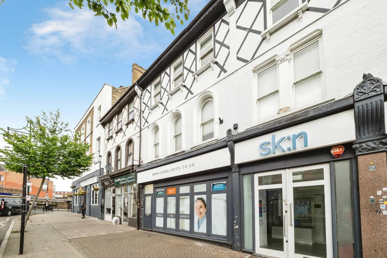 2 bed flat for sale — George Lane, London, E18