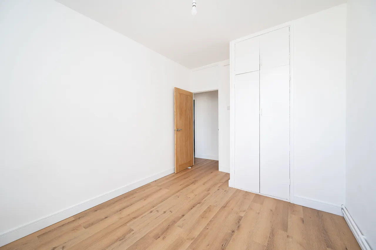 22 Bantry House, Ernest Street, London, photo 6