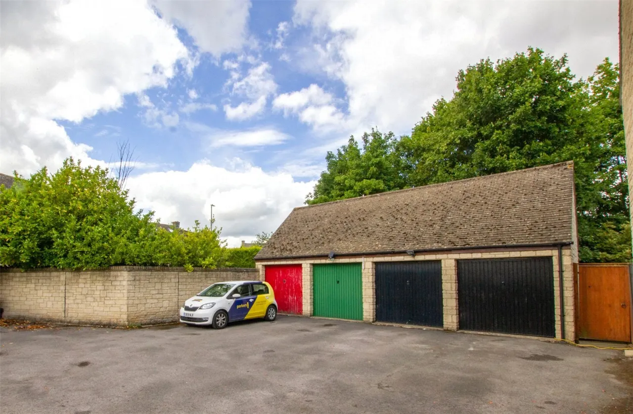 Barrington Close, Witney, OX28, photo 6