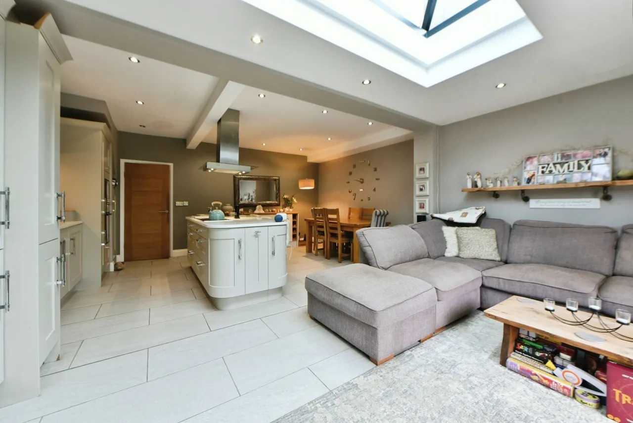Beechwood Avenue, Romiley, Stockport, Greater Manchester, SK6, photo 5