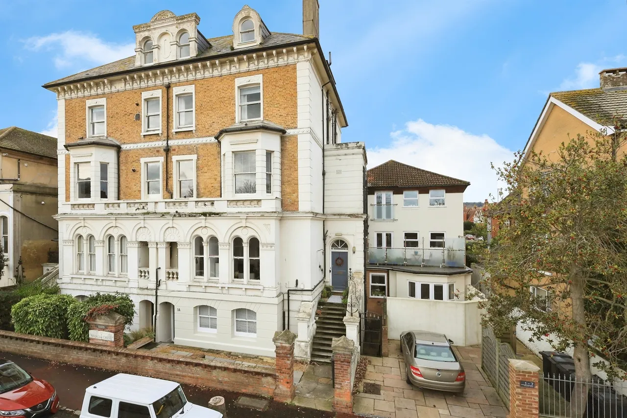 1 bed flat to rent — Spencer Road, Eastbourne