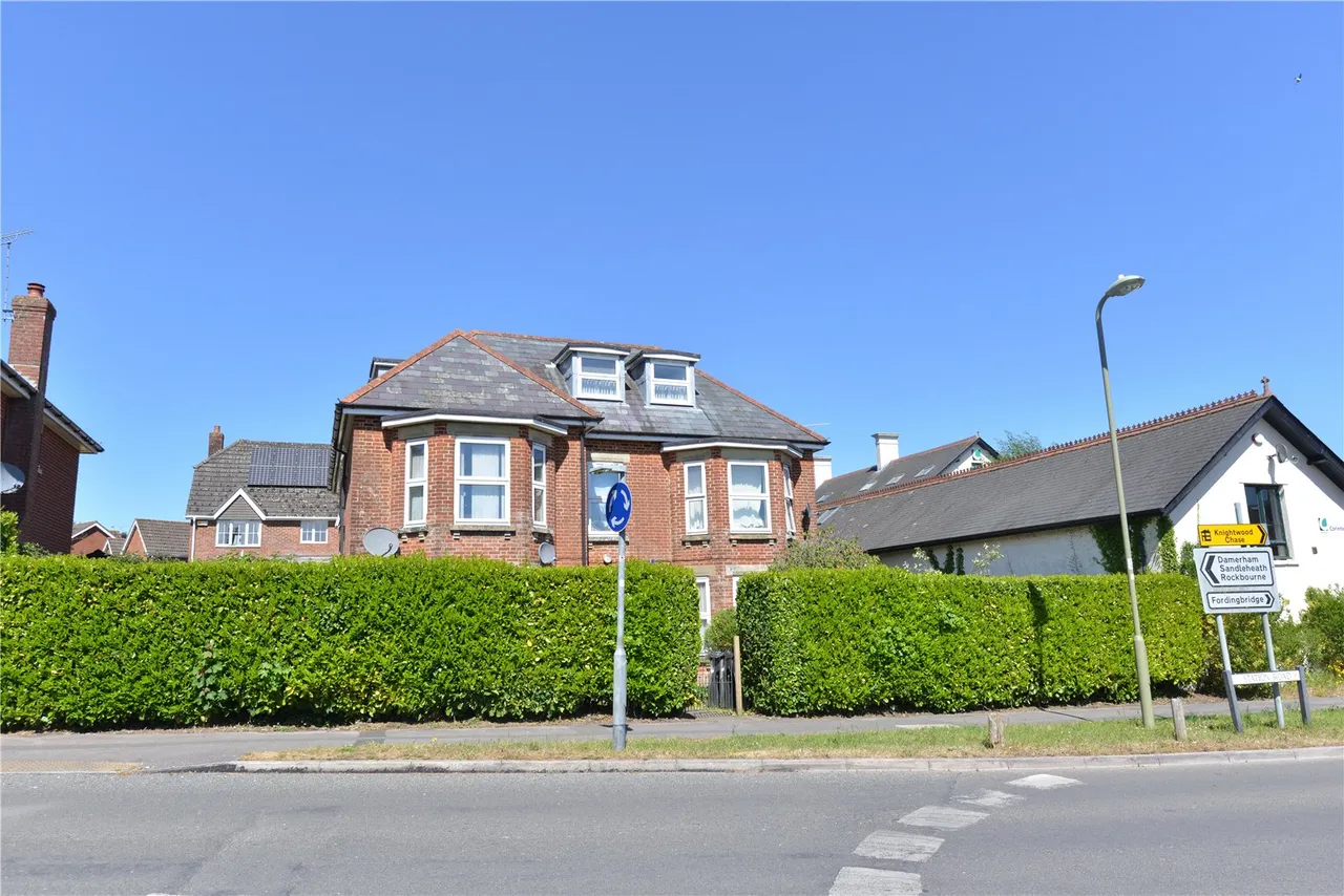 Station Road, Fordingbridge, Hampshire, SP6 1DG, photo 2