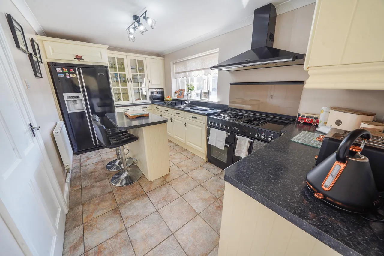 Clos Tirffordd, Swansea, SA4, photo 11