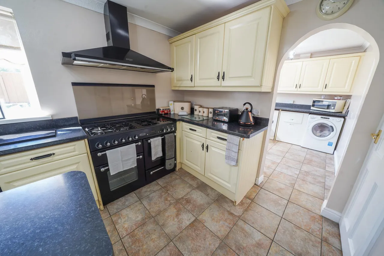 Clos Tirffordd, Swansea, SA4, photo 13