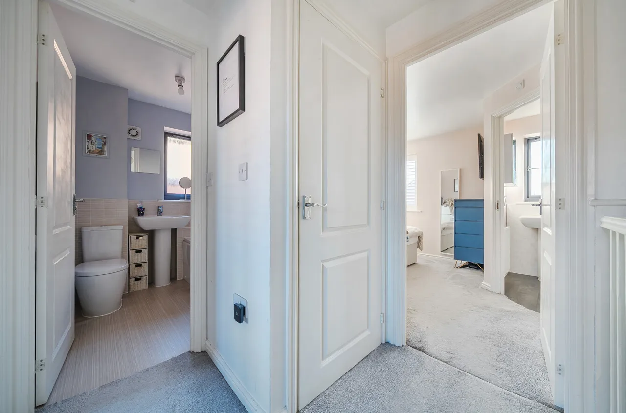 Bailey Drive, Ebbsfleet Valley, DA10, photo 18
