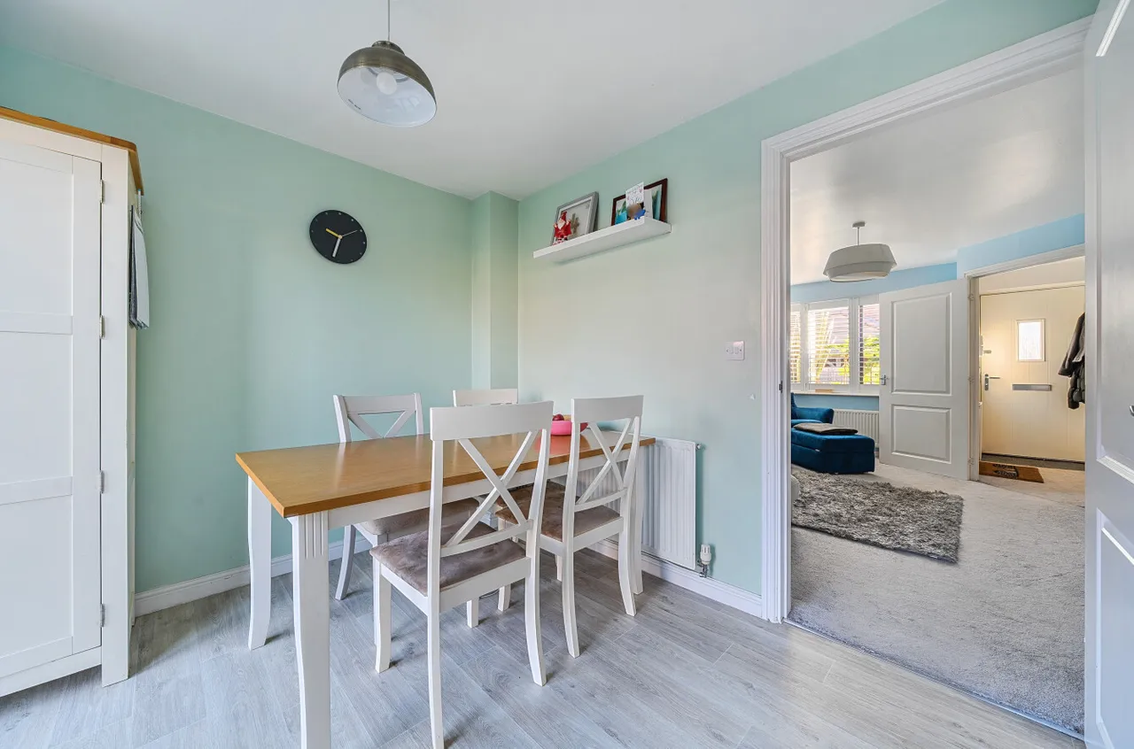 Bailey Drive, Ebbsfleet Valley, DA10, photo 11