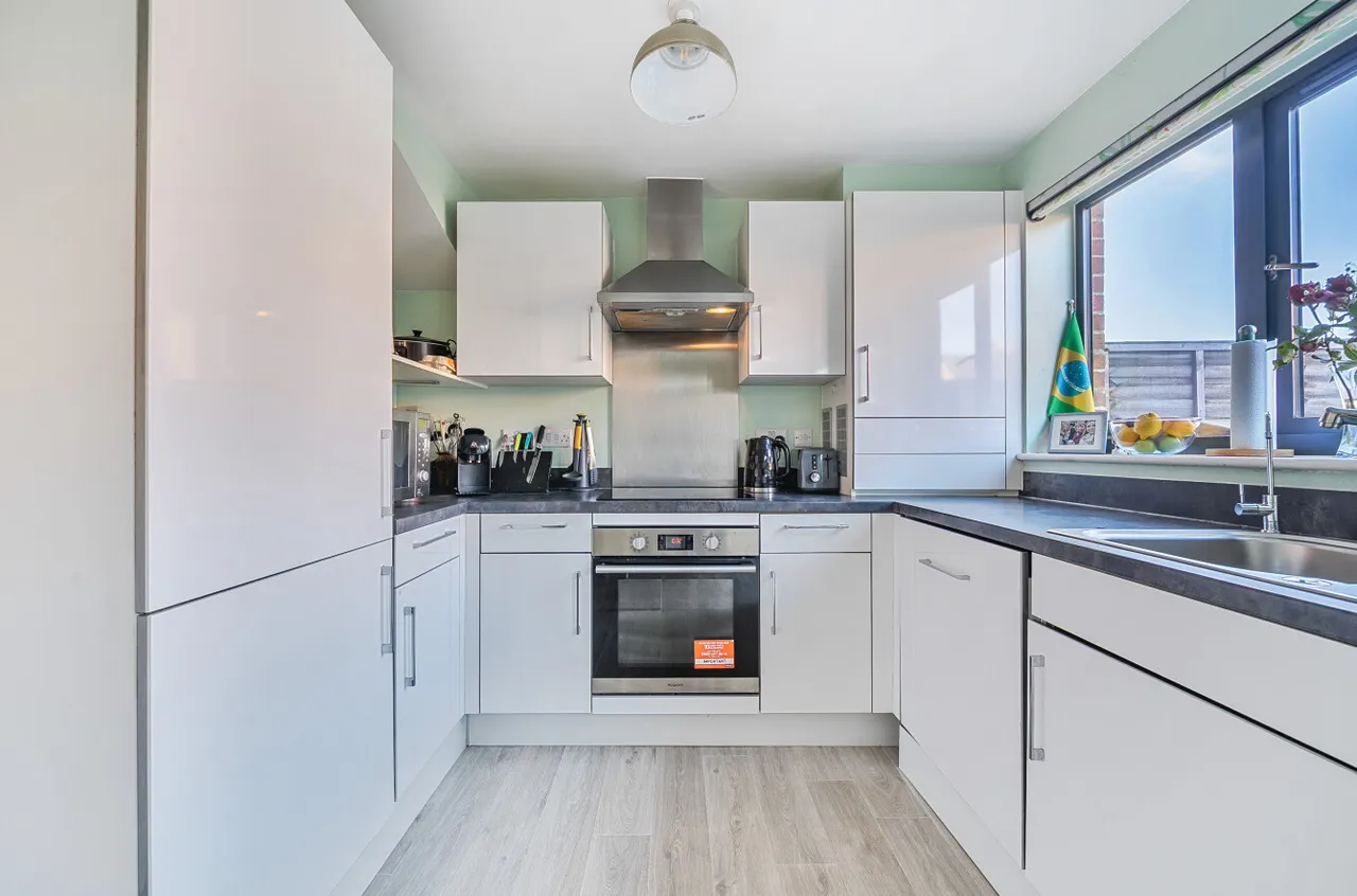 Bailey Drive, Ebbsfleet Valley, DA10, photo 10