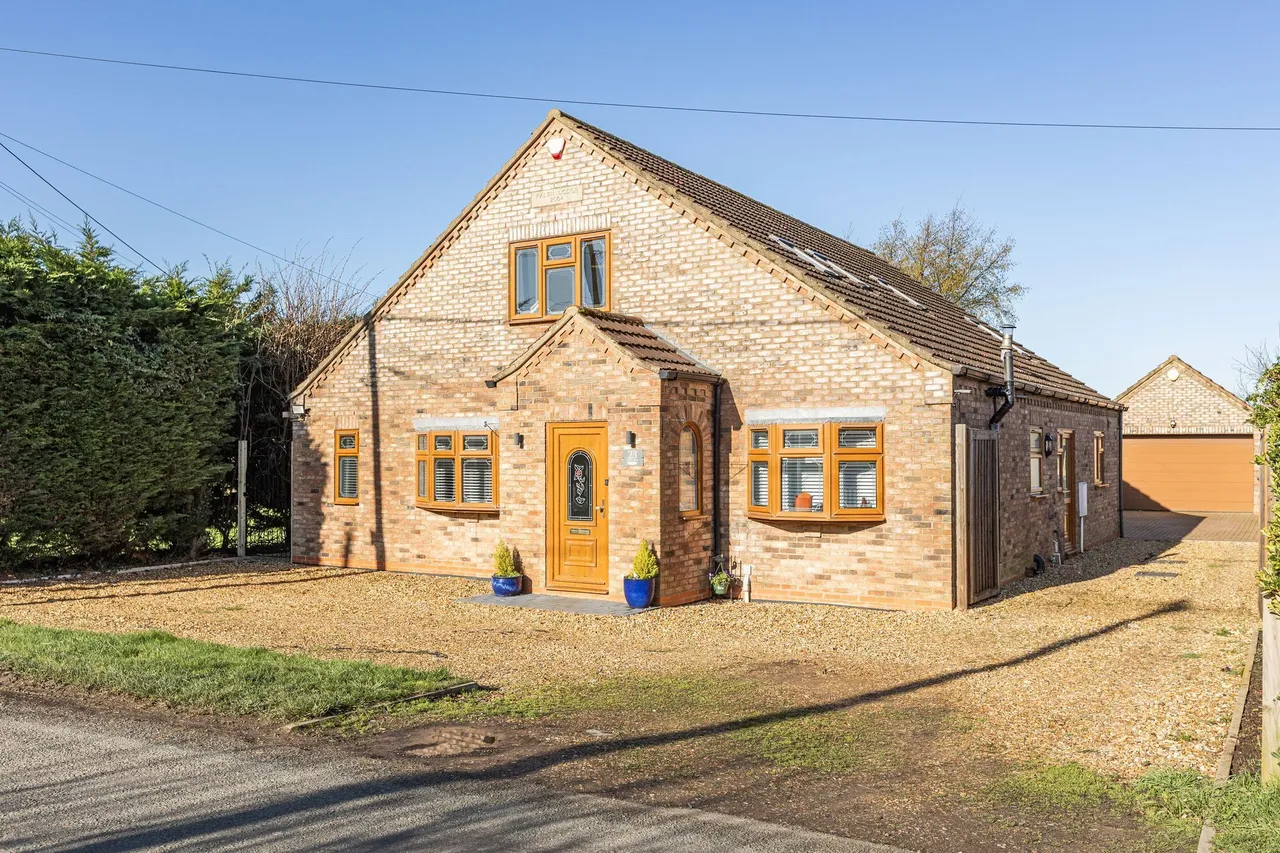 Lifestyle Appeal in Barroway Drove, photo 4