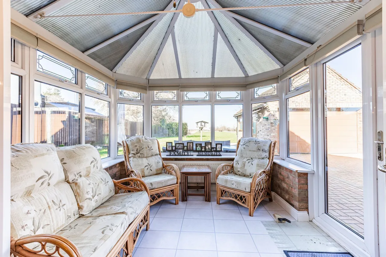 Lifestyle Appeal in Barroway Drove, photo 8