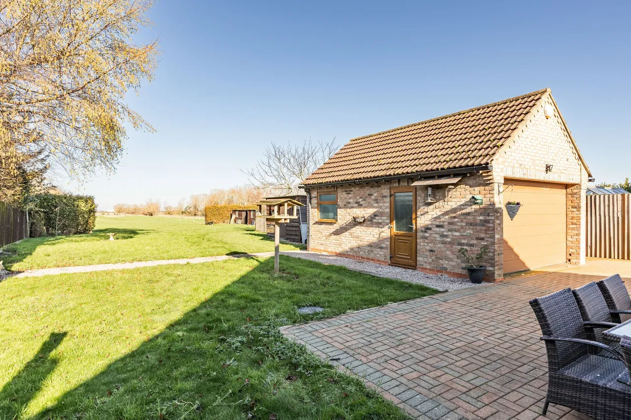 Lifestyle Appeal in Barroway Drove, photo 22