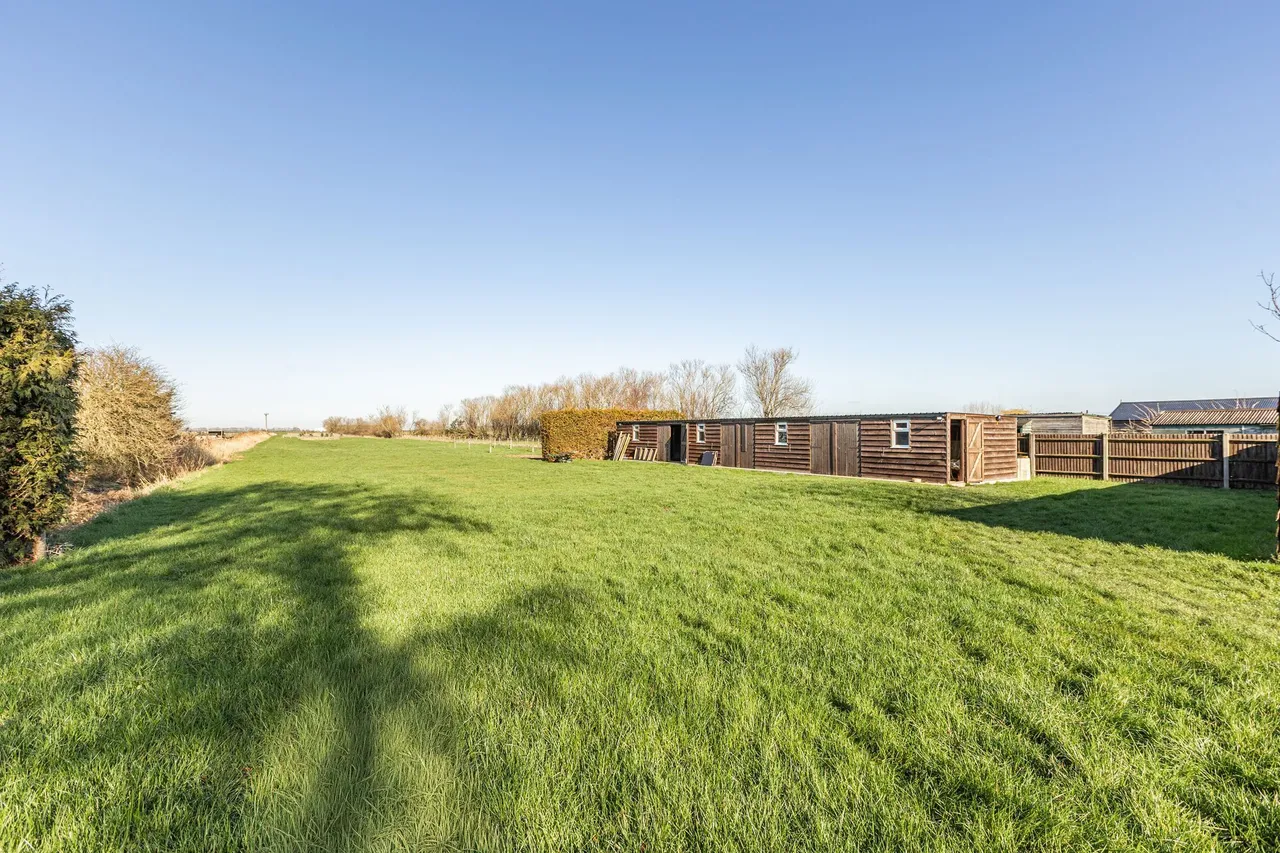 Lifestyle Appeal in Barroway Drove, photo 25