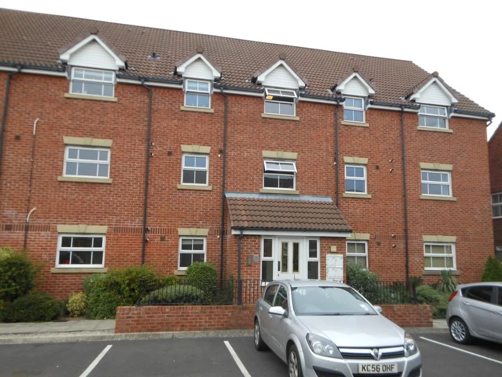 2 bed flat to rent, Great Park Drive, Leyland, PR25