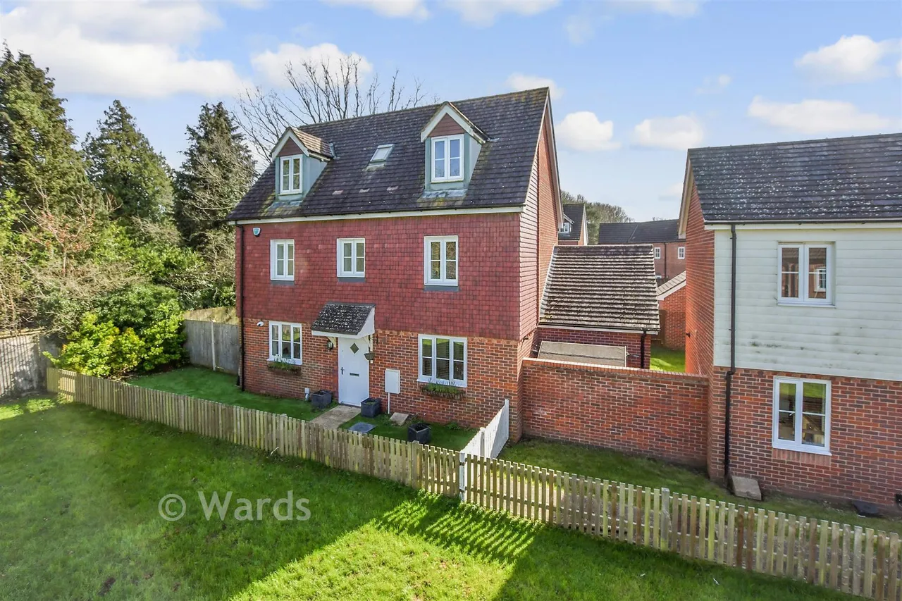 5 bed house for sale, The Farrows, Maidstone, ME15