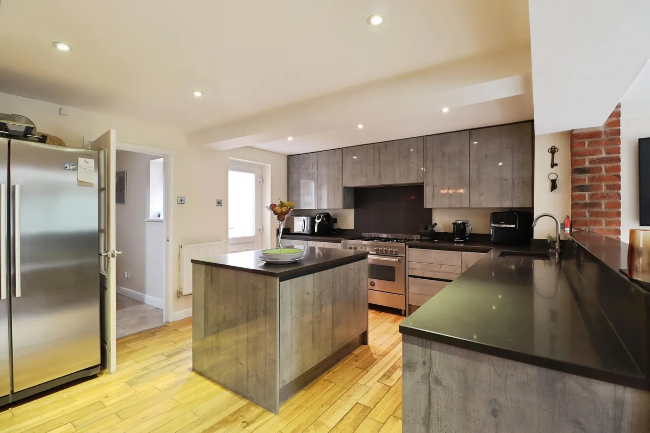 St. Marys Drive, Dunsville, DN7, photo 10
