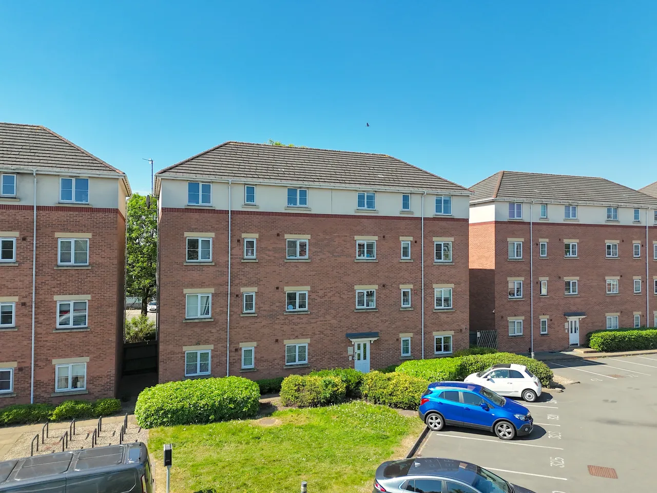 2 bed flat for sale — Holyhead Road, Wednesbury, Wednesbury, WS10