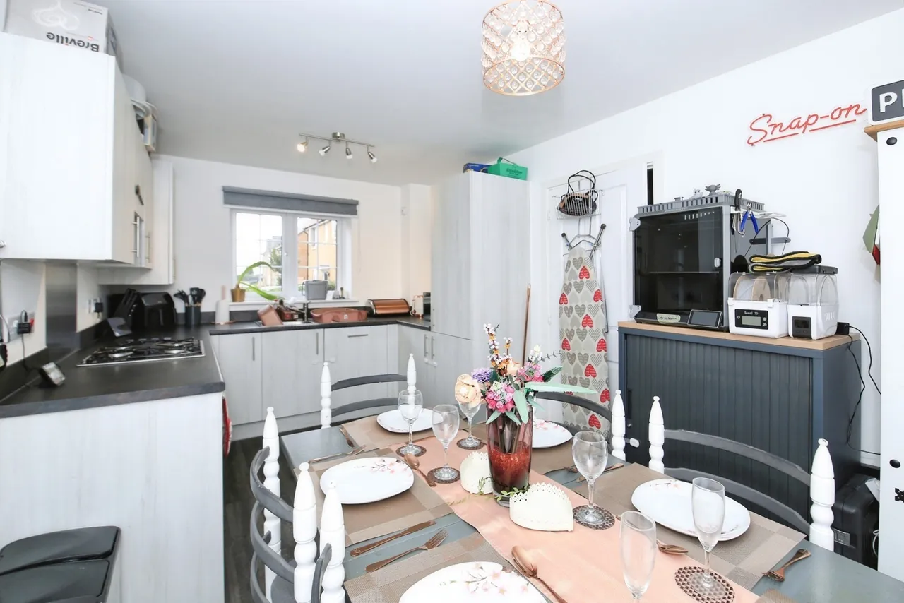 Brewton Drive, Deeping St. James, Peterborough, Lincolnshire, PE6, photo 6