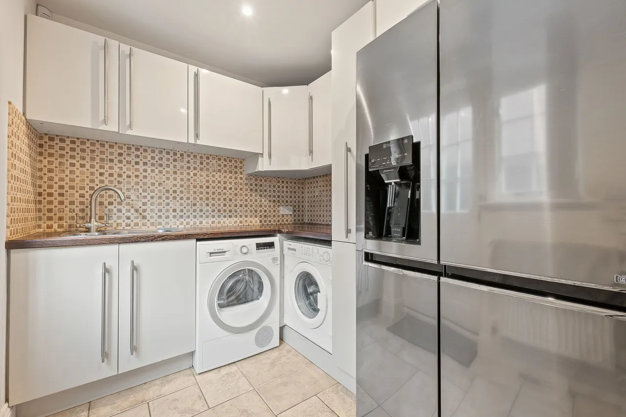 Handford Court, Southwell, NG25, photo 9