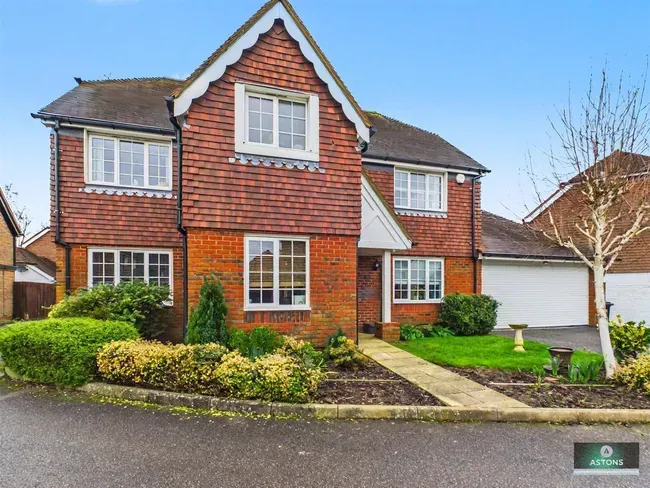 4 bed house for sale — The Squires, Pease Pottage, Crawley
