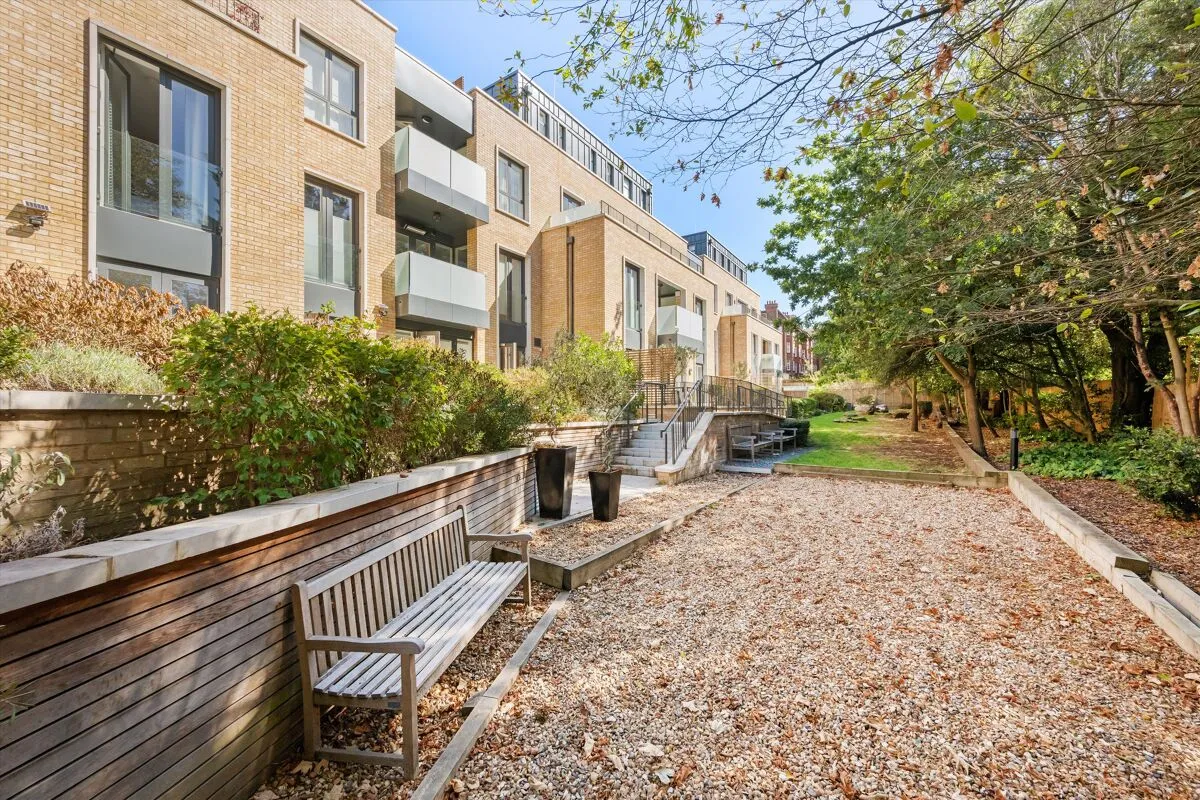 Church Walk, London, NW2, photo 13