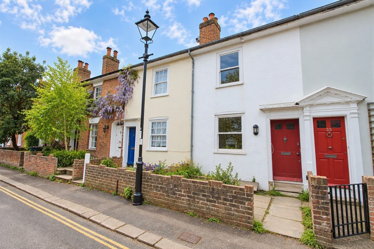 2 bed house to rent, Chichester, PO19