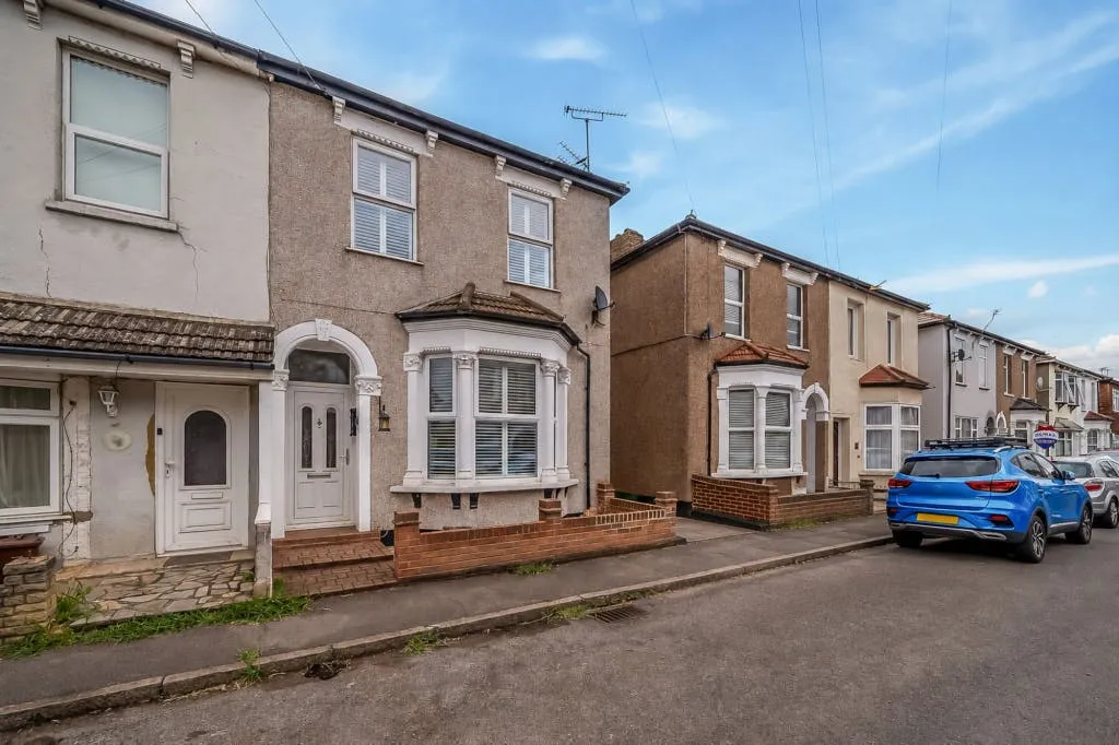 3 bed house for sale — Queens Road, Welling, DA16