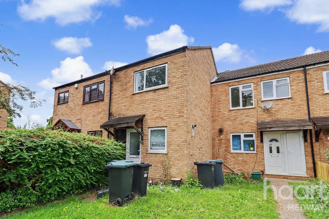 2 bed house for sale, Cobsdene, Gravesend, DA12