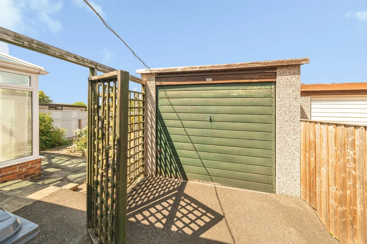 Staincliffe Road, Dewsbury, photo 10