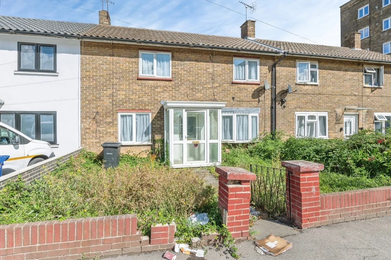 Canberra Square, Tilbury, Essex, RM18, photo 21