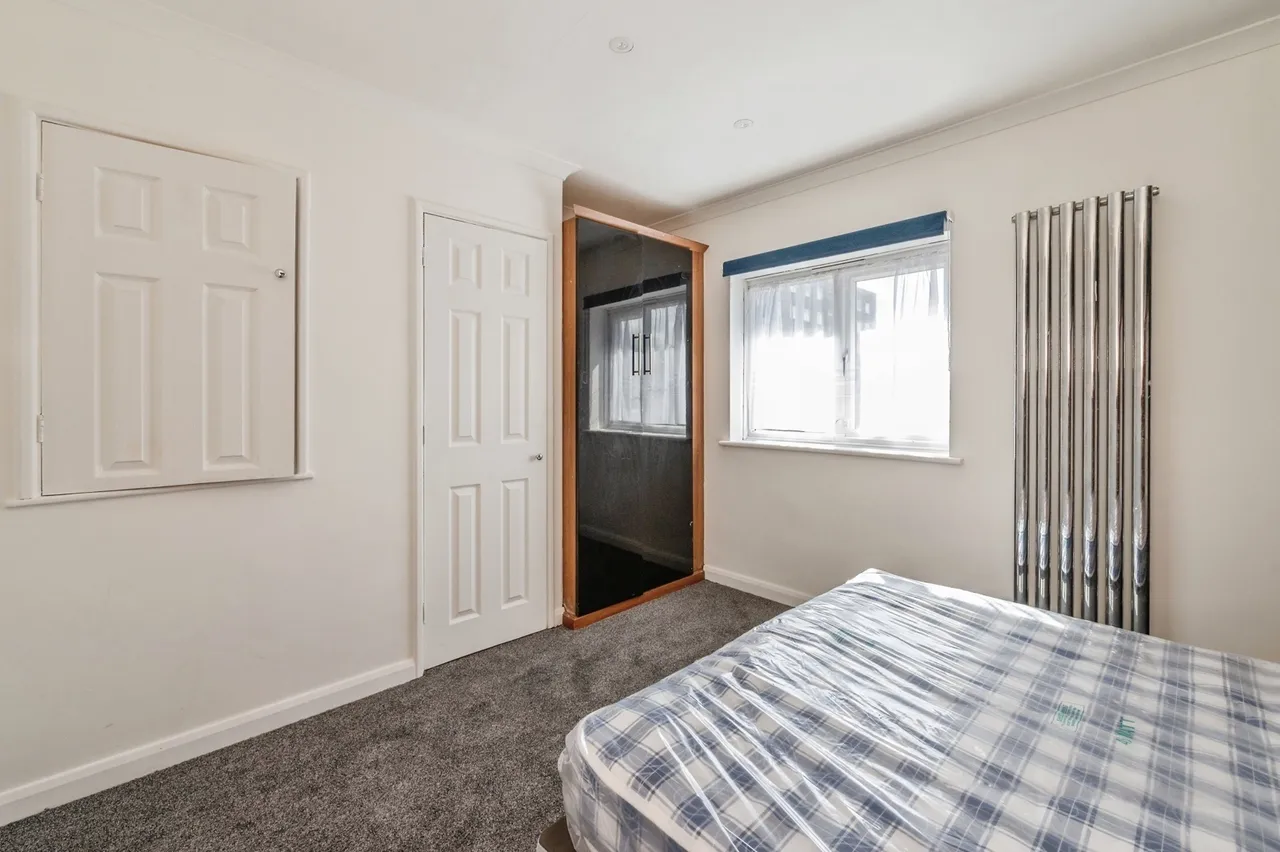 Canberra Square, Tilbury, Essex, RM18, photo 13