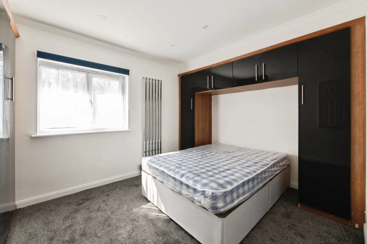 Canberra Square, Tilbury, Essex, RM18, photo 12