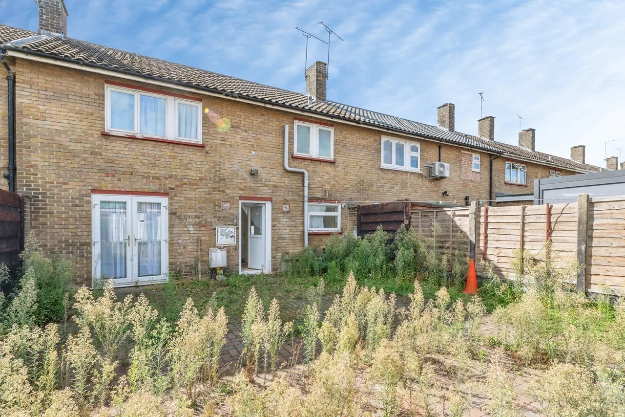 Canberra Square, Tilbury, Essex, RM18, photo 19