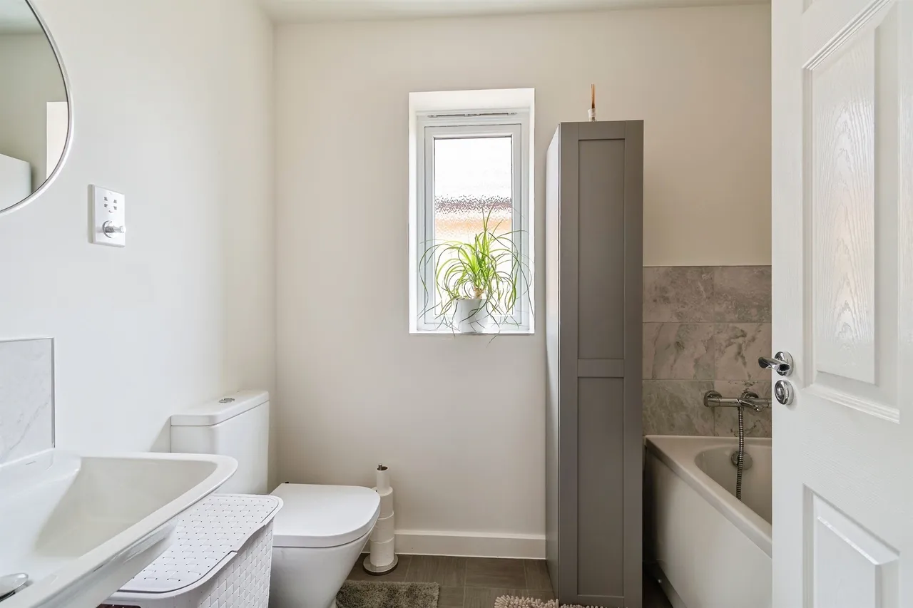 Oregano Close, Melksham, photo 8