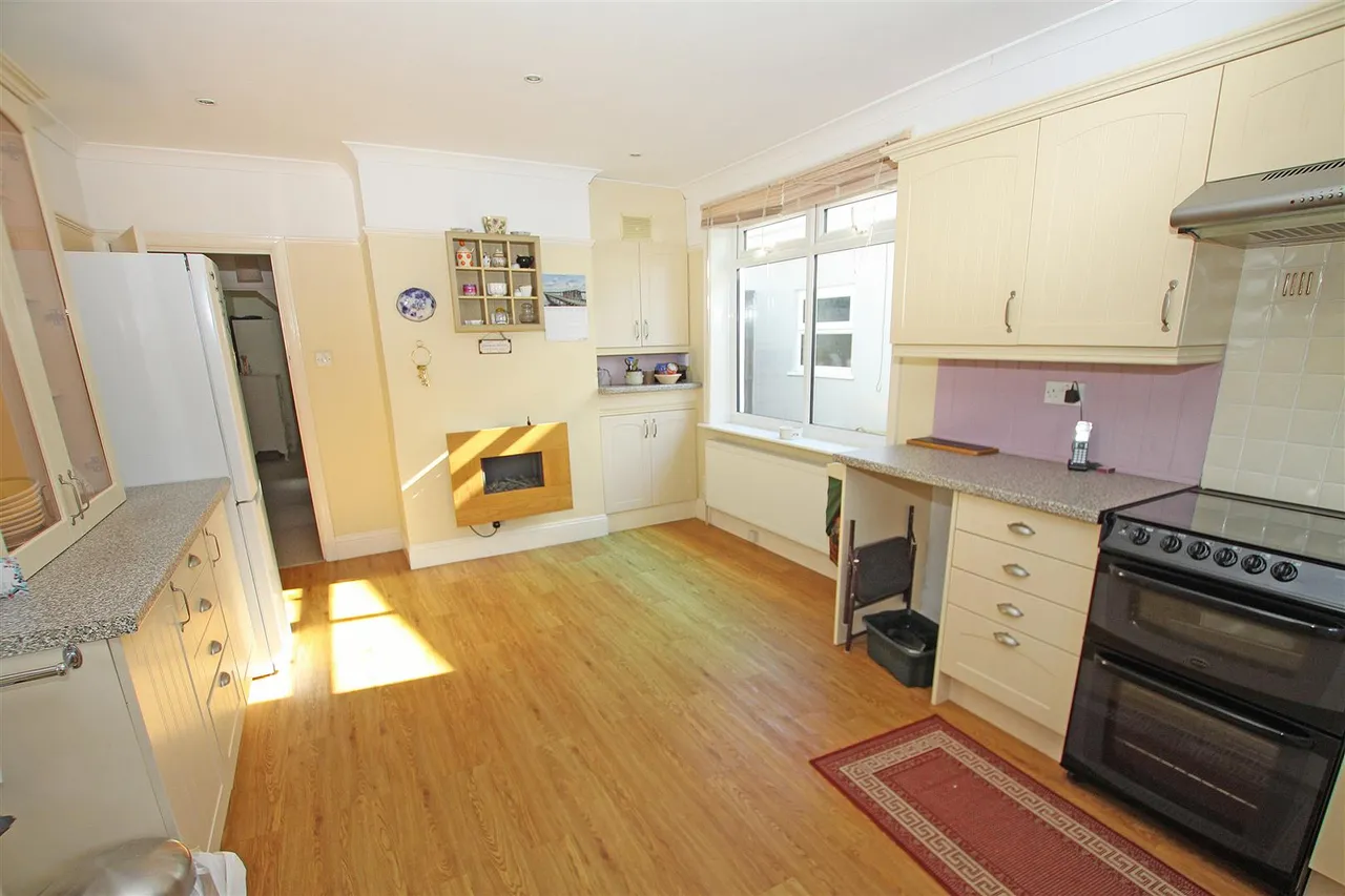 Wynford Road, Bournemouth, photo 4
