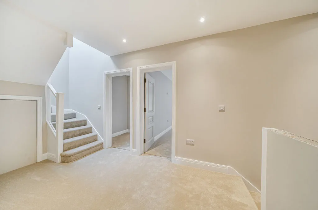 Foxley Lane, Purley CR8 3NB, photo 10