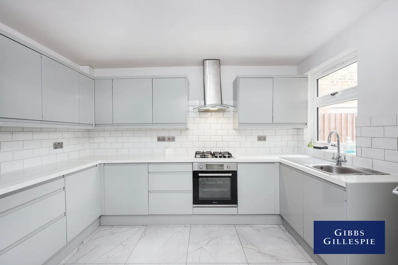 New Road, Uxbridge Fees Apply, UB8, photo 4