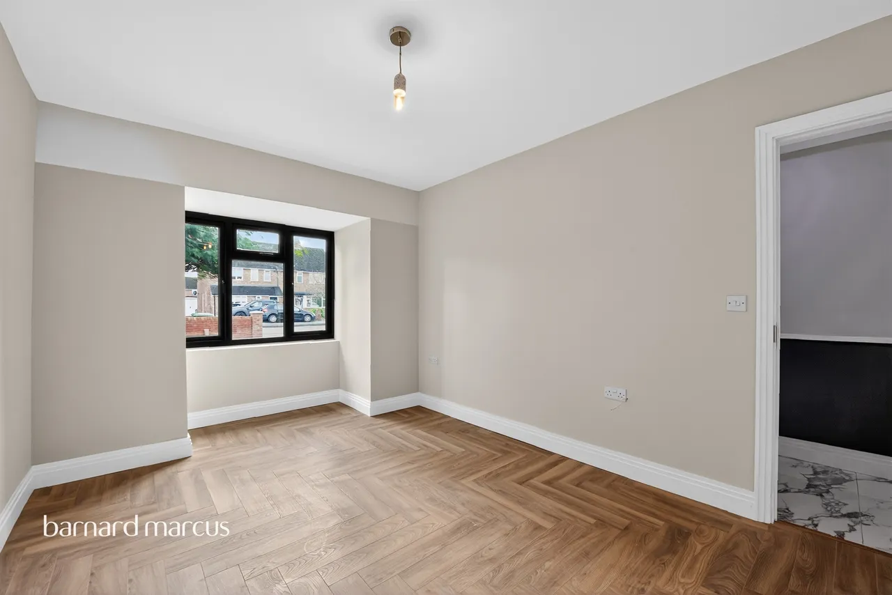 Feltham Hill Road, Ashford, photo 5