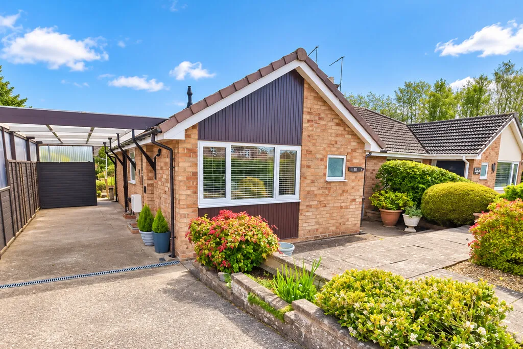 2 bed house for sale, Maple Close, Market Drayton