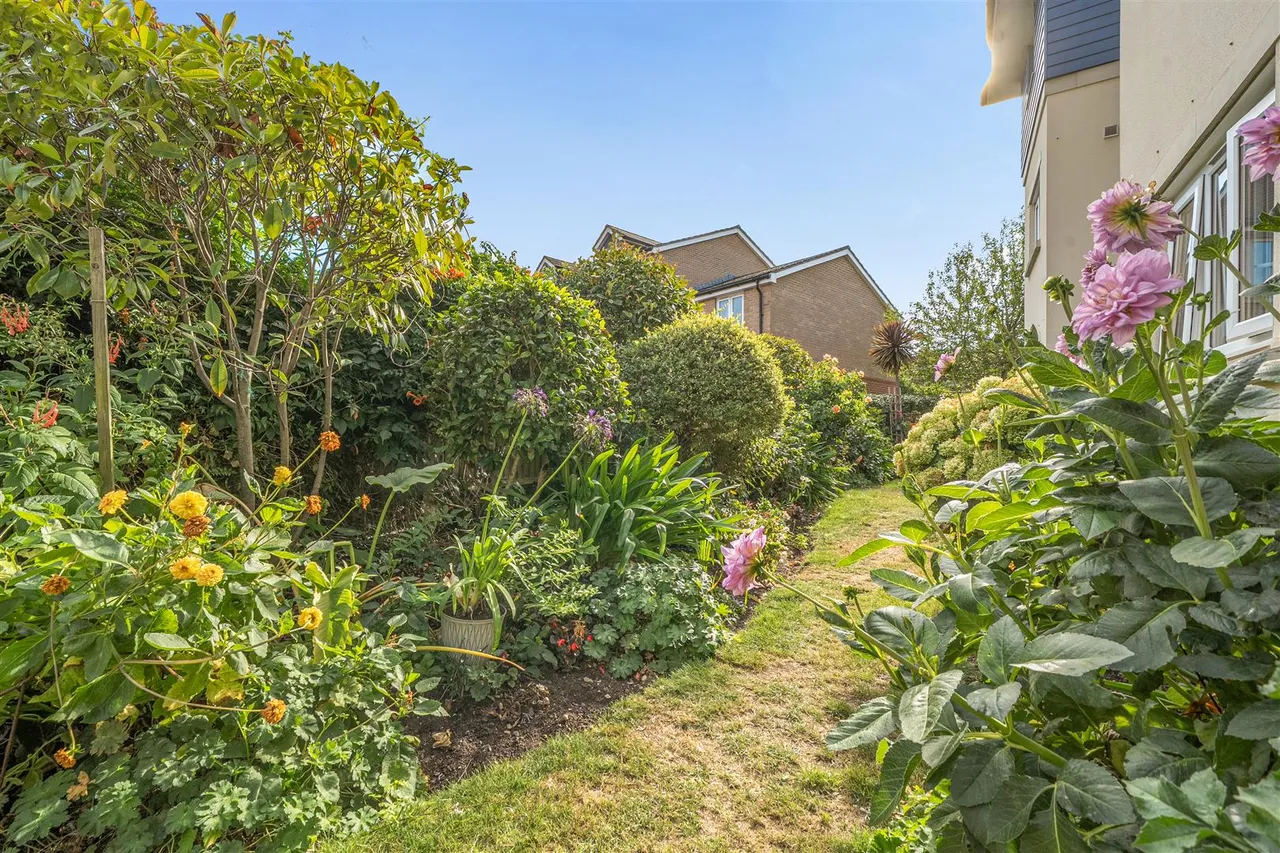 Alverstone Road, Southsea, PO4, photo 14