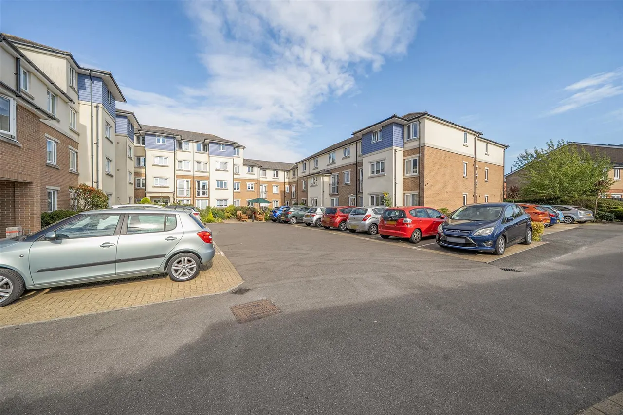Alverstone Road, Southsea, PO4, photo 15