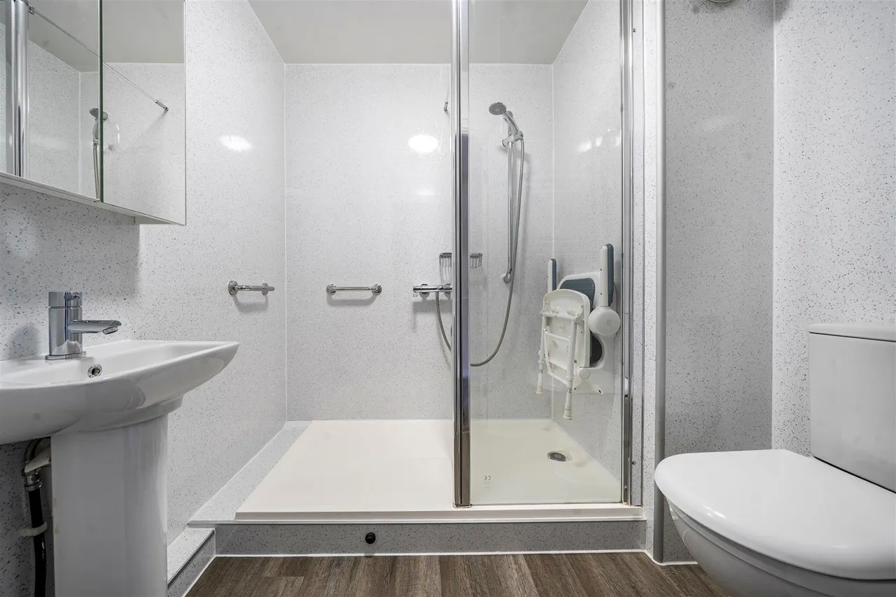 Alverstone Road, Southsea, PO4, photo 8
