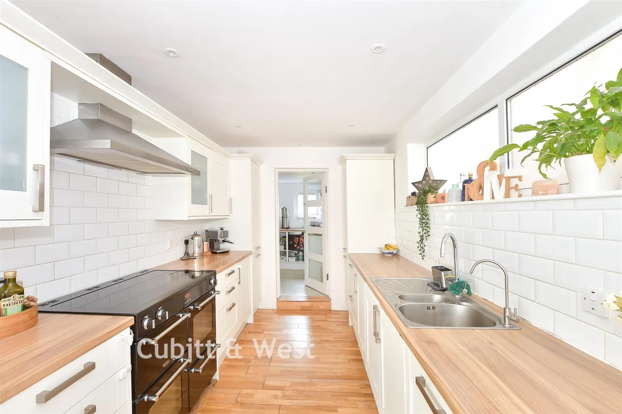 Southlands, East Grinstead, RH19, photo 3