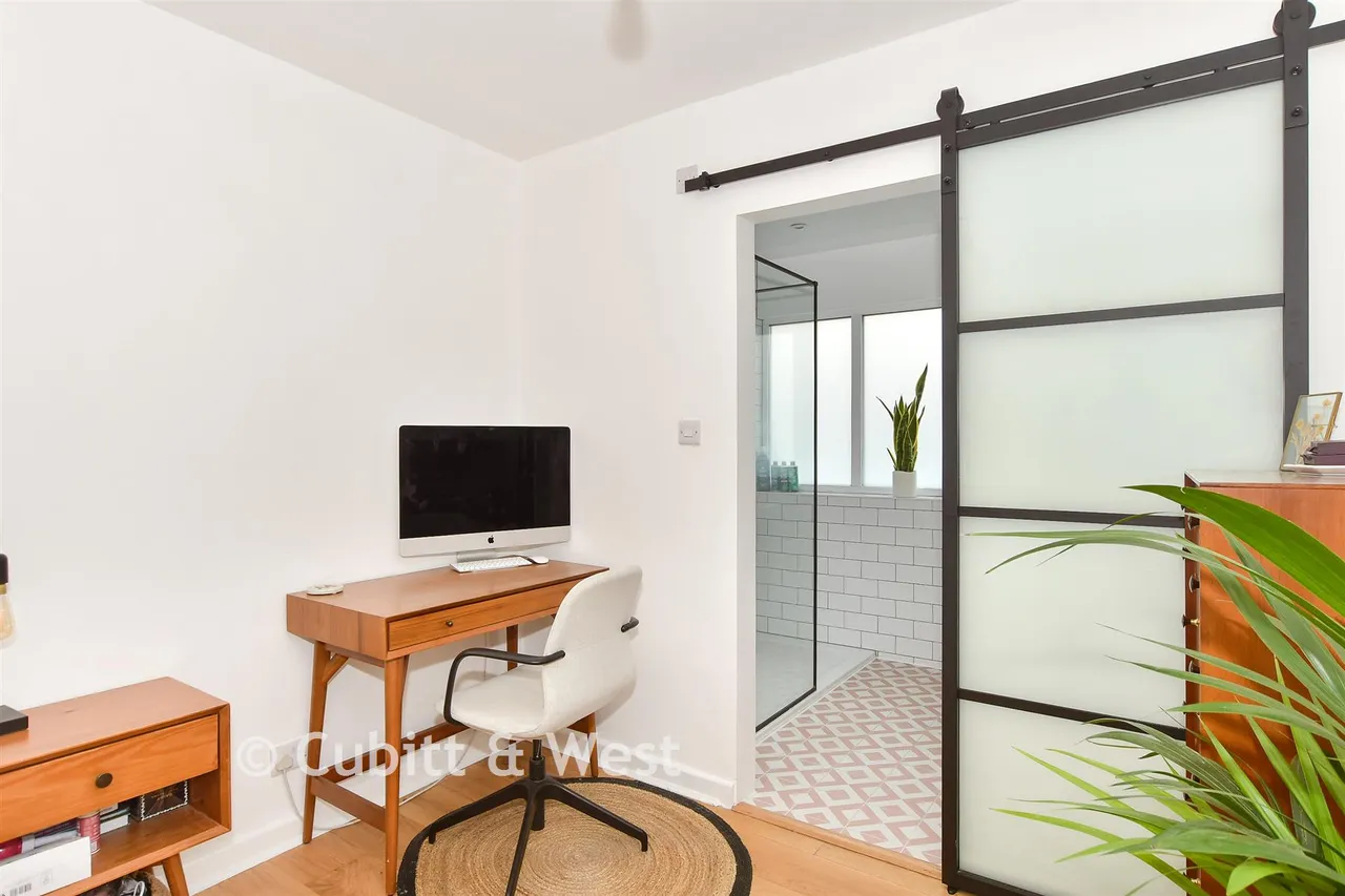 Southlands, East Grinstead, RH19, photo 9