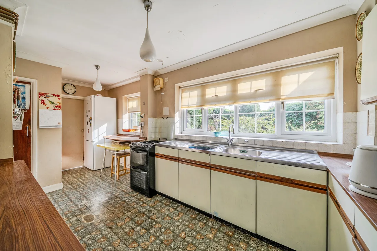 Hollycombe, Englefield Green, TW20, photo 5