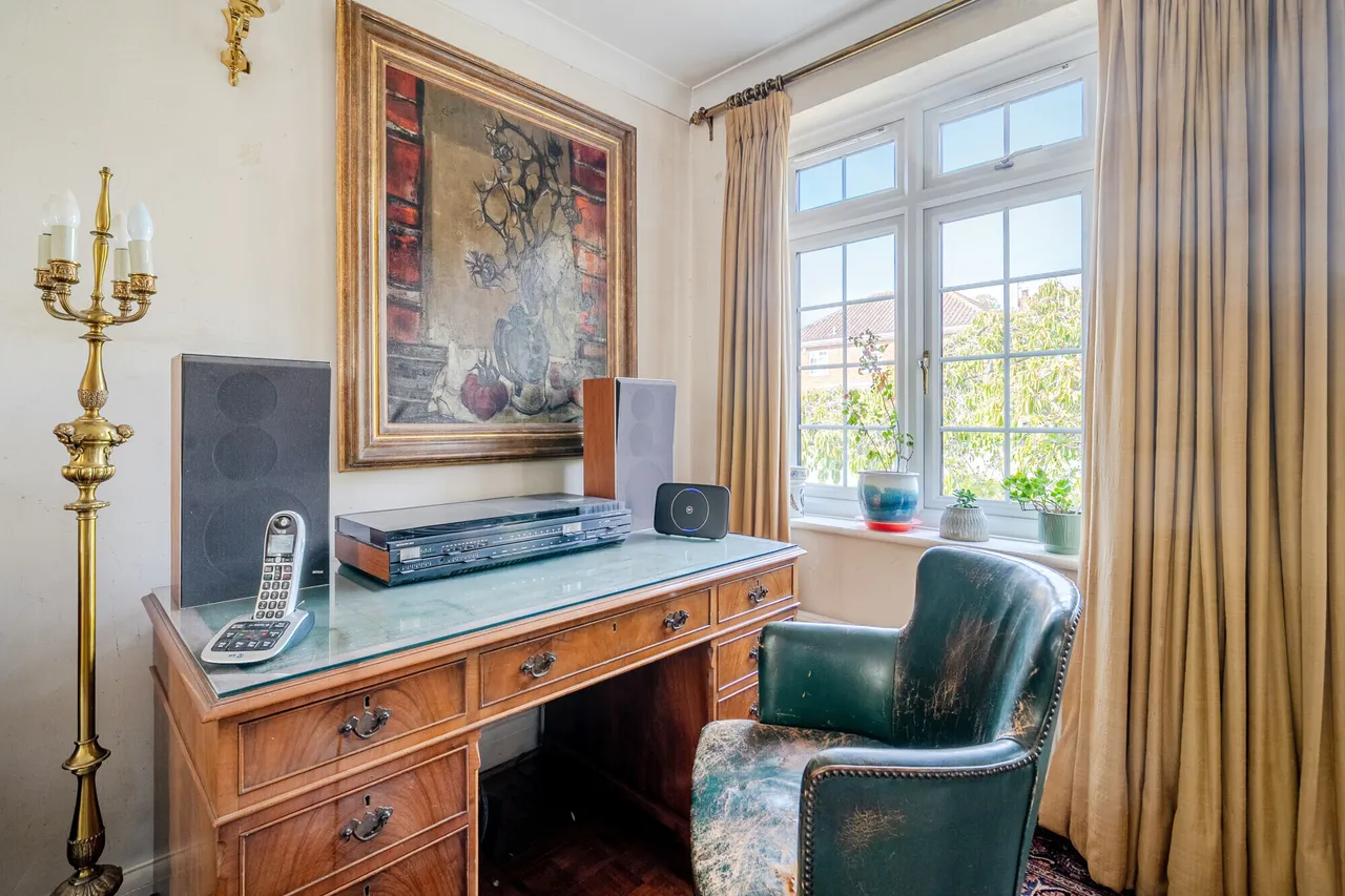 Hollycombe, Englefield Green, TW20, photo 7